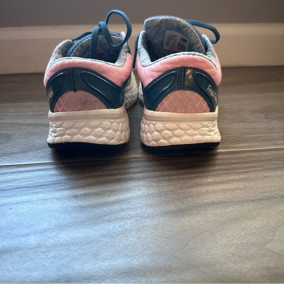 New Balance Women's Blue and Pink Running Shoes - Picture 9 of 11